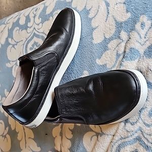 AWESOME COLE HAAN FALMOUTH LEATHER SLIP ON SHOES